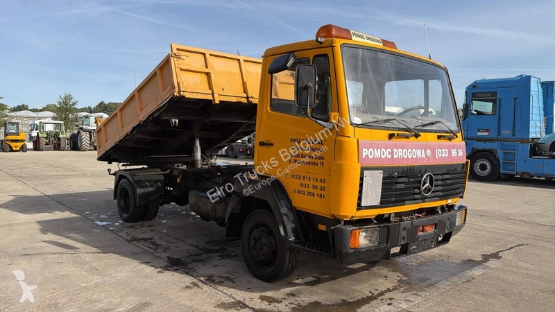 Camion Mercedes SK  (MANUAL PUMP / POMPE...