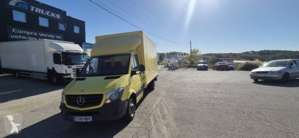 Camion fourgon Mercedes