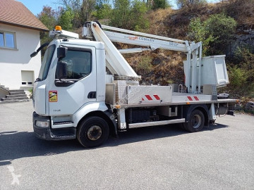 Camion nacelle articulée