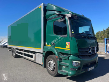 Camion fourgon Mercedes