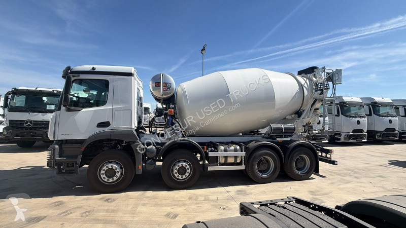 Грузовик Mercedes  3740B