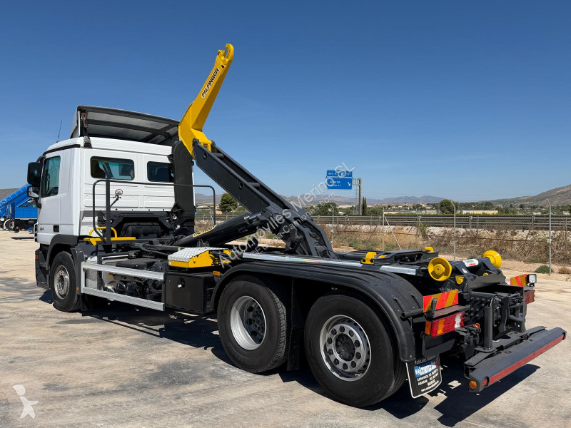 Camião Mercedes ACTROS 2544