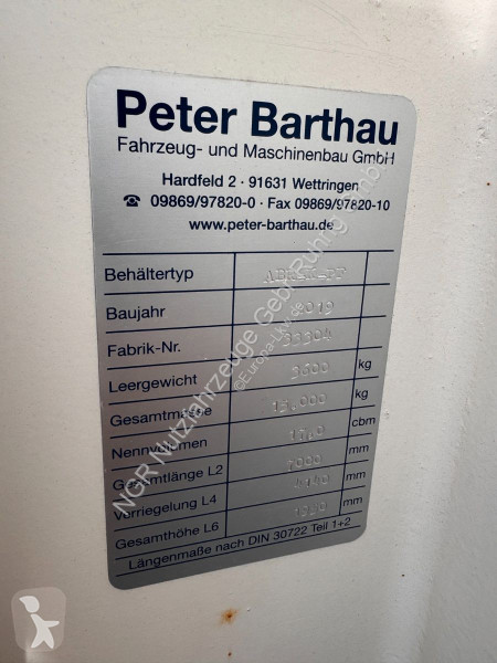 شاحنة  Abrollcontainer mit KRAN kaum benutzt...