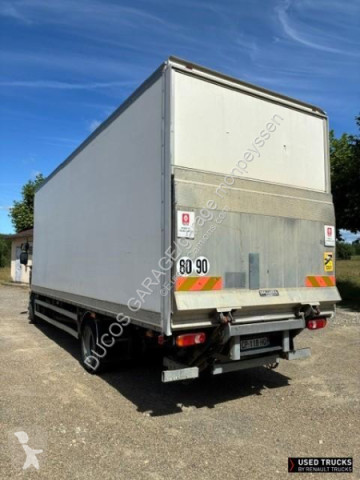 Camión Renault Midlum