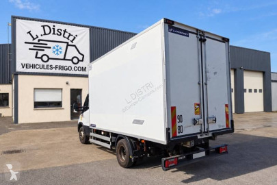 Ciężarówka chłodnia z regulowaną temperaturą Iveco