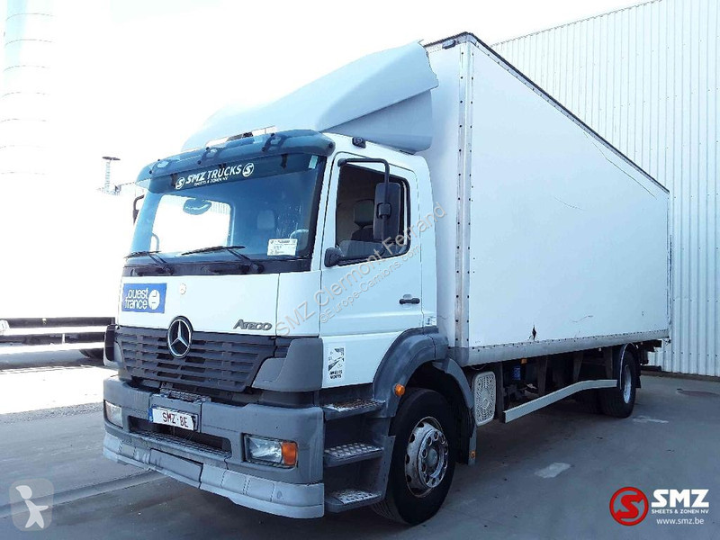 شاحنة Mercedes 1823