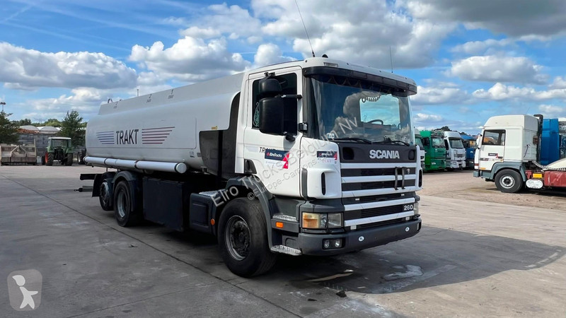 Camión Scania 94 - 260 (17400 ITER / MANUA PUMP...