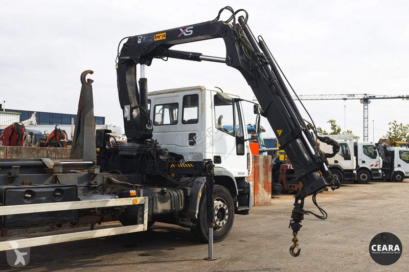 Camión Iveco 180E28 HIAB 122-2 HiDUO LOW KM