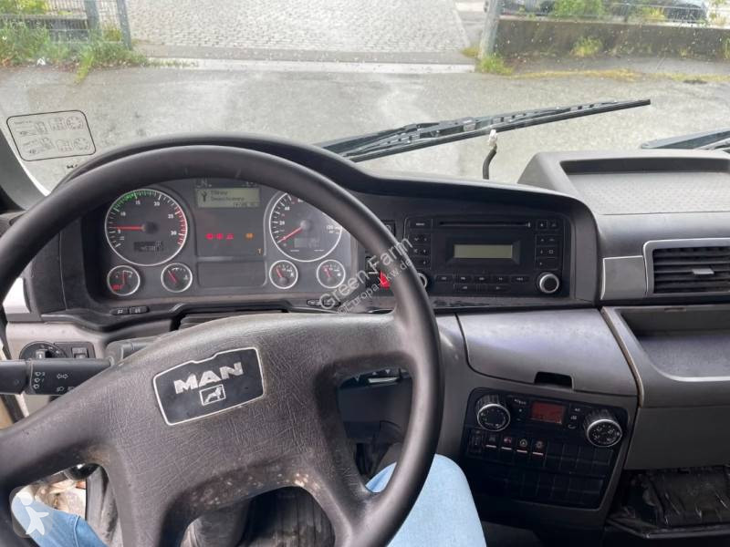 MAN 32.360 truck