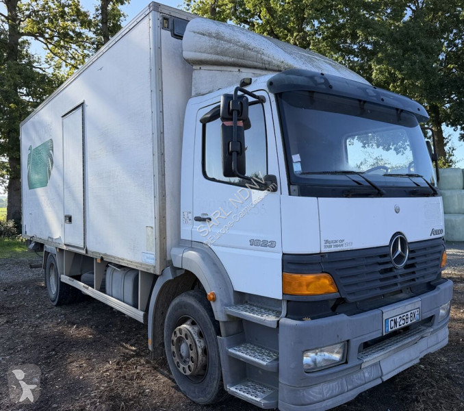 Mercedes 1823 truck