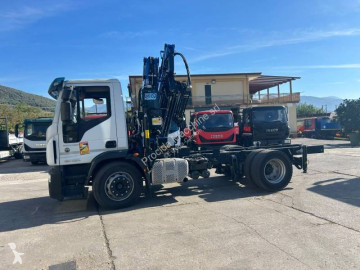 Camión trilateral Iveco