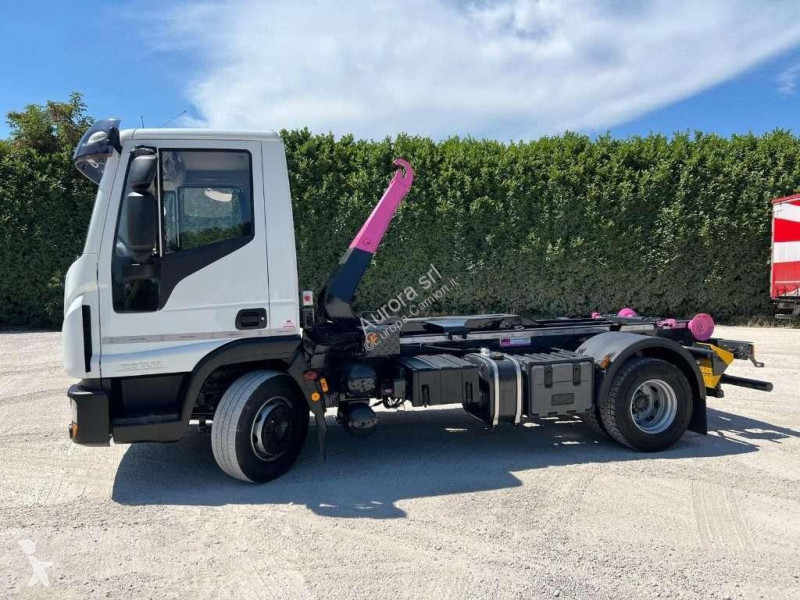 Kamion Iveco 120EL18 SCARRABILE