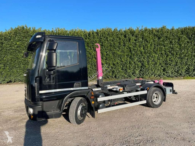 Camion Iveco EUROCARGO 75E18 CON SCARRABILE NUOVO