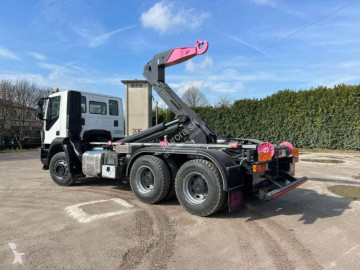 شاحنة Iveco TRAKKER 360 SCARRABILE 6X4