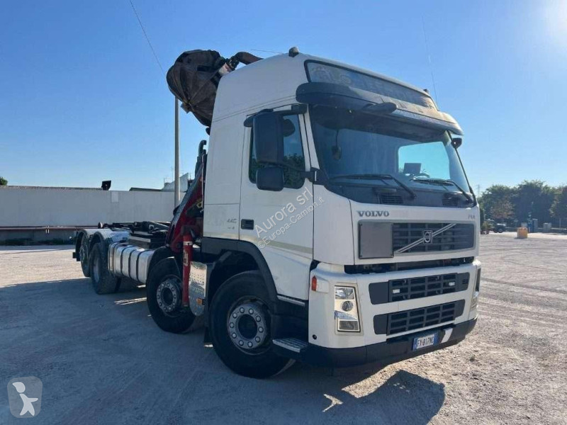 شاحنة Volvo FM82 SCARRABILE CON GRU E POLIPO