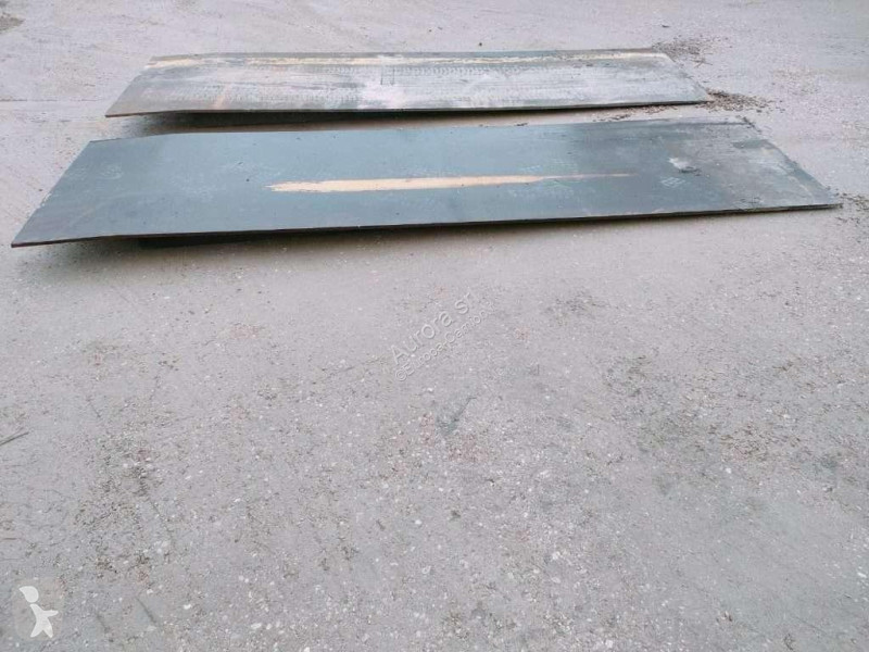 Camion  IN FERRO PER CONTAINER