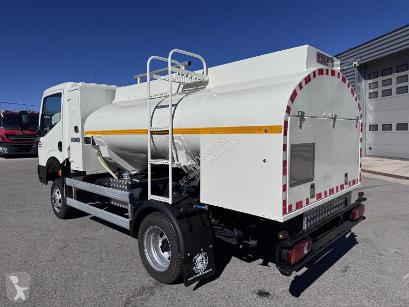 Camion Nissan