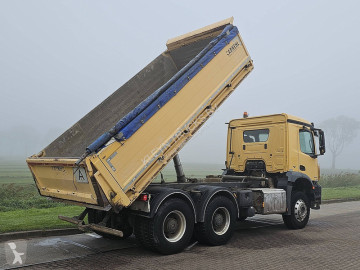 Camion tri-benne Mercedes