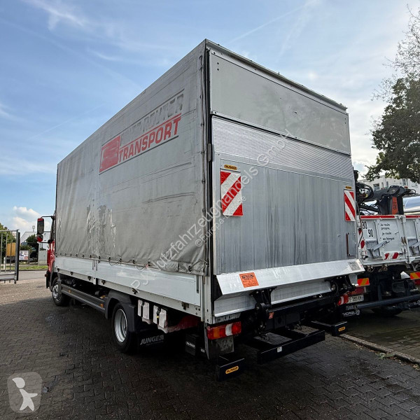 Kamion Mercedes 821