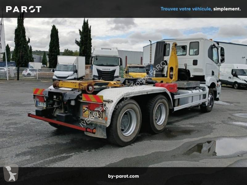 Iveco 480 truck