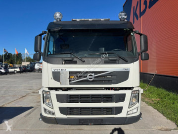 Camion grue Volvo