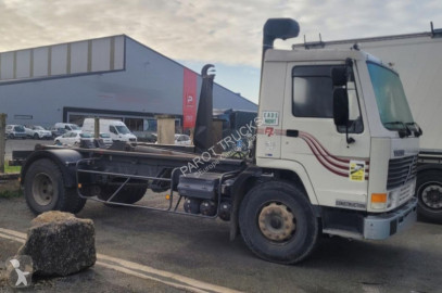 Camion polybenne Volvo