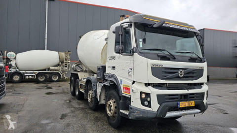 Camion béton toupie / Malaxeur Volvo