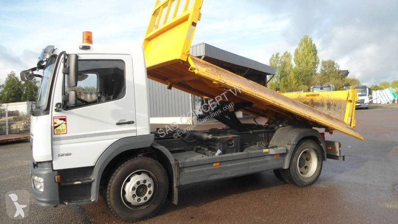 Kamion Mercedes 1218