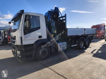 Камион самосвал самосвал с тристранно разтоварване Iveco