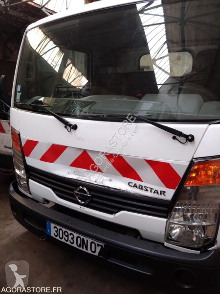 Nissan CABSTAR truck