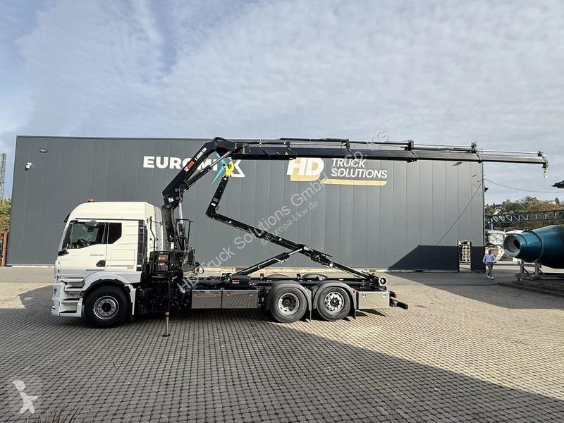 Camión MAN 26.520  26.520 LL 6x2 Hiab 228-4...