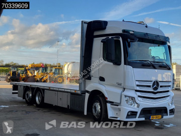 Camion plateau Mercedes
