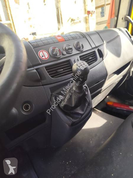 Kamion Iveco 120 E 28