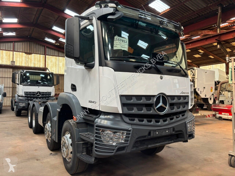 Kamion Mercedes Arocs 3240 8x4 Arocs 3240 8x4,...