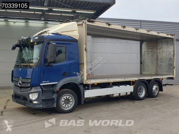 Mercedes box truck