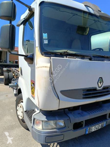Renault chassis truck