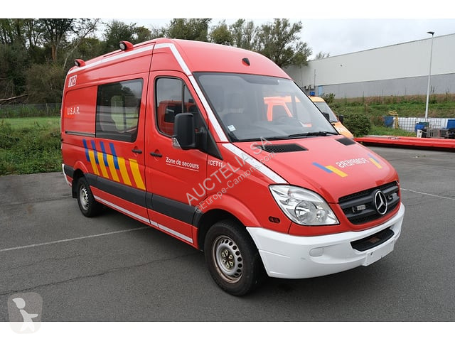 شاحنة Mercedes 318 CDI-D