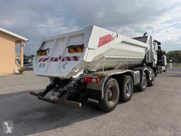 Renault tipper truck