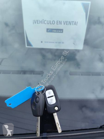 Renault Master 165 DCI truck