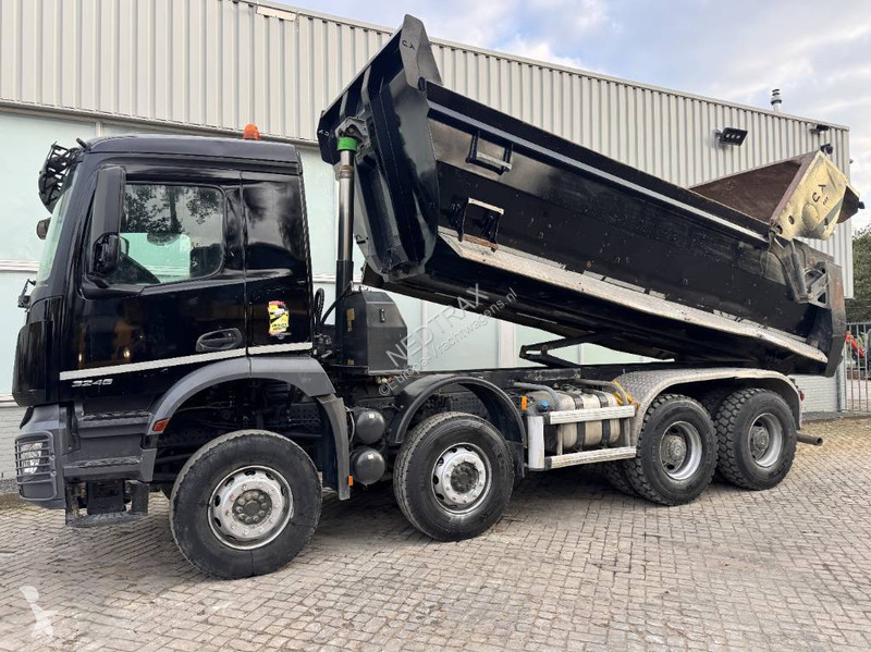 Kamion Mercedes AROCS 3246 8X4 TIPPER