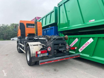 Renault hook arm system truck
