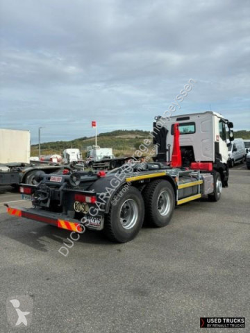 Renault hook arm system truck