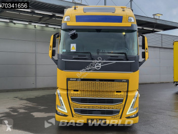 Volvo tautliner truck