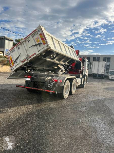 شاحنة Renault 320