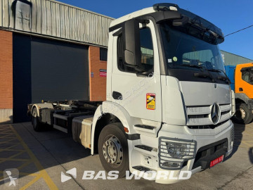 Mercedes truck