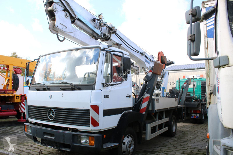 Kamion Mercedes * BÖCKER MOBILKRAN...