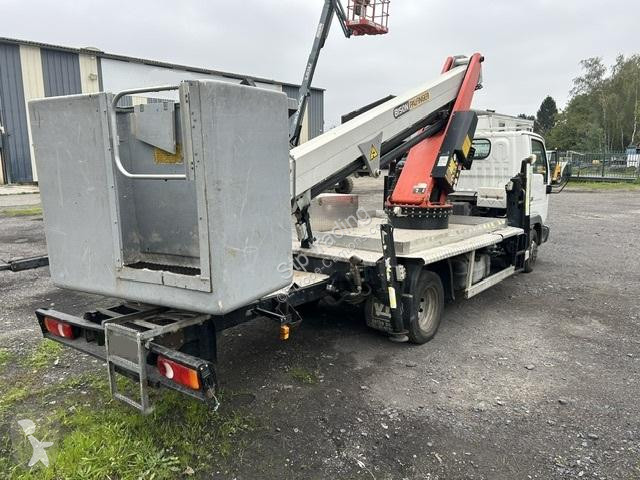 شاحنة Nissan NACEE V 16 METRES