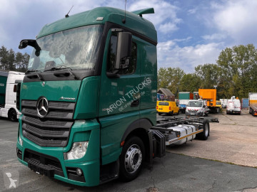 Mercedes chassis truck