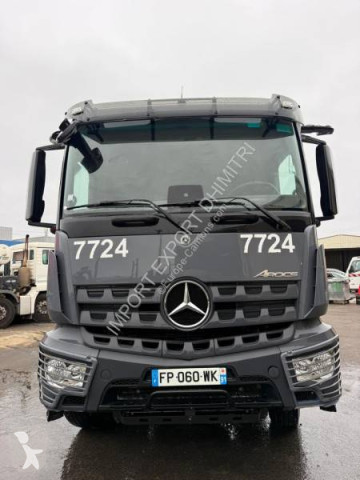 Lastbil Mercedes Arocs 3243