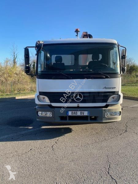 Teherautó Mercedes 1222
